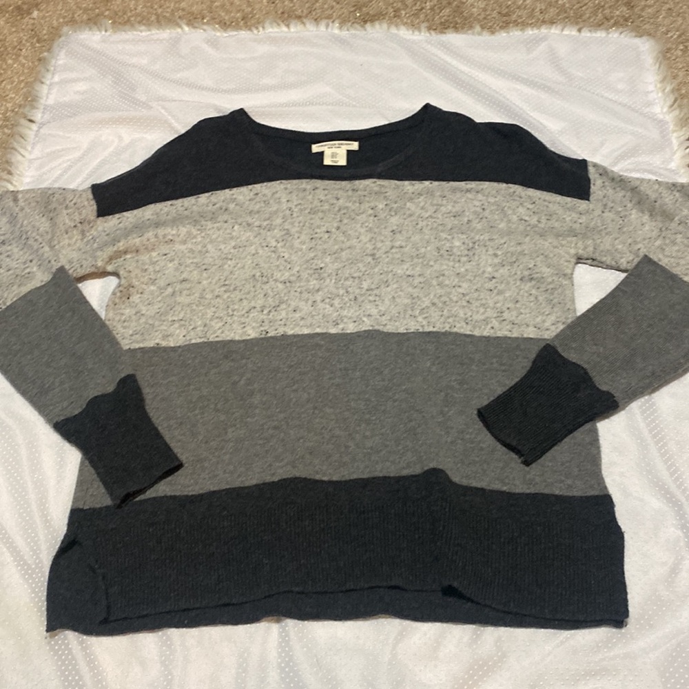 Striped gray sweater - Picture 3 of 7